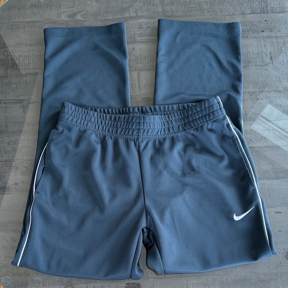 Nike Men's Dark Gray Joggers with White Trim. Embroidered logo. Size M - Picture 4 of 9